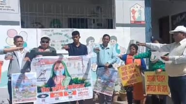 दुग नाकुरी: लोकसभा चुनाव में मतदान प्रतिशत बढ़ाने को लेकर स्वीप ने कमद गांव में पहुंचकर मतदाताओं को किया जागरूक