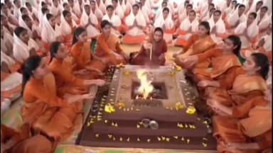 अमरोहा: गांव चोटीपुरा में कन्या गुरुकुल इंटर कॉलेज में छात्राओं ने गीत के माध्यम से मतदान के लिए लोगों को किया जागरूक