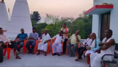 शेखपुरा: शेखपुरा के कुसुम्भा गांव में बन रहे सूर्य मंदिर निर्माण को लेकर मुखिया संजय पासवान की अध्यक्षता में समिति की बैठक आयोजित