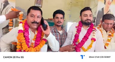 आज मैंने जिला कार्यालय पर नावेद खान जी को महानगर अध्यक्ष बनाए जाने पर मुबारकबाद दी