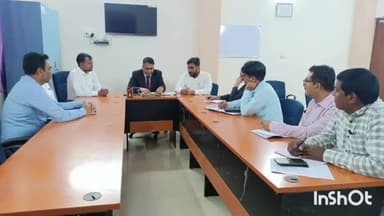 जमुई: आगामी लोक अदालत की तैयारी को लेकर जिला विधिक सेवा प्राधिकार कार्यालय में विभिन्न पदाधिकारियों के साथ हुई बैठक