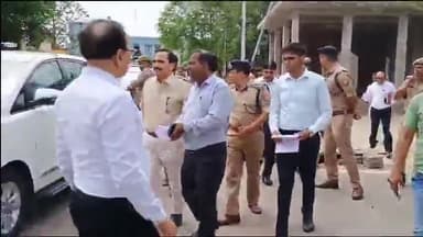 हमीरपुर: आयुक्त व डीआईजी ने गल्ला मंडी का निरीक्षण कर चुनाव तैयारियों का लिया जायजा