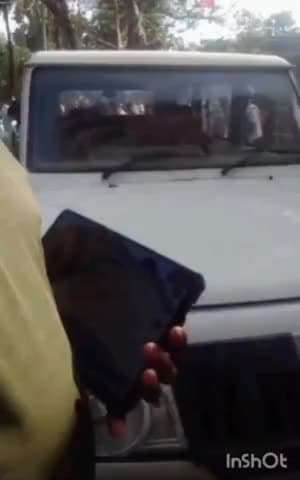 सिधवलिया: सिधवलिया थाना क्षेत्र से चोरी हुई बोलेरो को पुलिस ने किया बरामद, वाहन मालिक को वाहन सौपा