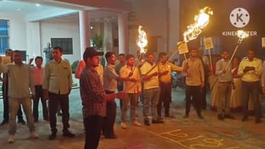 बड़हरिया: बड़हरिया बाजार में मसाल जुलुश निकालकर मतदाताओं को किया गया जागरूक