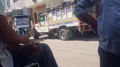 मेरठ : 💐🛺ई रिक्शा सवारी के लिए चलती है ओवरलोड में🛺#दैनिक #sr2847372  #modinagar