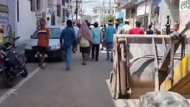 प्रयागराज: सलोरी कैलाशपुरी में महाकुंभ 2025 की तैयारी के तहत प्रयागराज विकास प्राधिकरण द्वारा की गई ध्वस्तीकरण की कार्रवाई