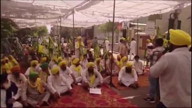 ਪਟਿਆਲਾ: ਸਿਹਤਮੰਦਰੀ ਡਾਕਟਰ ਬਲਵੀਰ ਸਿੰਘ ਦੀ ਰਿਹਾਇਸ਼ ਦਾ ਕਿਸਾਨਾਂ ਵੱਲੋਂ ਕੀਤਾ ਗਿਆ ਘਿਰਾਓ।