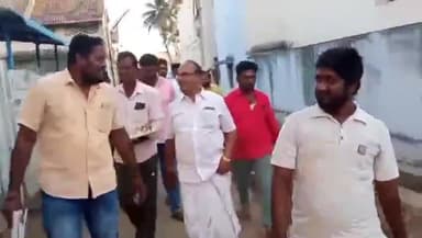 முசிறி: முசிறி நகராட்சிக்குட்பட்ட கருமாரியம்மன் கோவில் தெரு பார்வதிபுரம் மலையப்பபுரம் பகுதிகளில்அதிமுகவினர் வேட்பாளர் சந்திரமோகனுக்கு தீவிர வாக்கு சேகரிப்பு