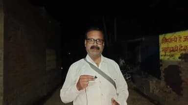 हरदोई: सुरसा थाना क्षेत्र के मढिया सहुँतेरा गांव में दो नाबालिग किशोरियों ने एक बाग में नीम के पेड़ से लटककर की आत्महत्या