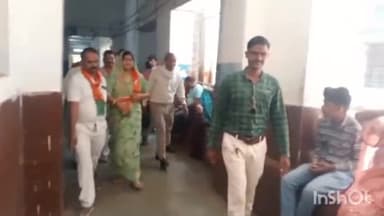 गुना नगर: कंचनपुरा में मकान में आग लगने से झुलसे 1 ही परिवार के 4 सदस्यों से जिला अस्पताल में मिलने पहुंची पूर्व मंत्री इमरती देवी