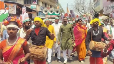 गुण्डरदेही: कांकेर लोकसभा प्रत्याशी बिरेश ठाकुर के नामांकन रैली में शामिल हुए गुण्डरदेही विधानसभा के विधायक कुंवर सिंह निषाद