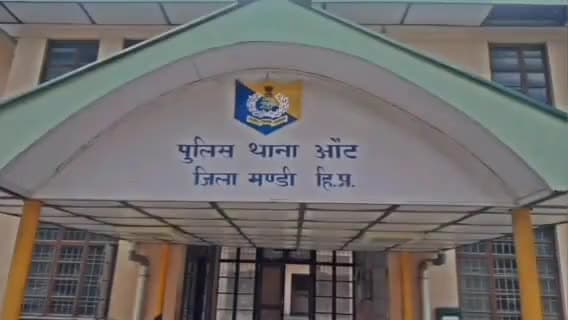 बाली चौकी: औट थाना पुलिस ने दलासणी पुल पर नाकाबंदी के दौरान आरोपी से 886 ग्राम चरस बरामद कर उसे किया गिरफ्तार: एएसपी मंडी