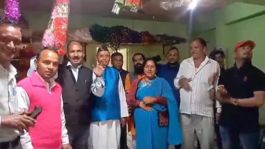 जखोली: सुमाडी  मण्डल के शक्ति केन्द्र तुनेटा में धर्म संस्कृति के प्रांत संयोजक आचार्य शिवप्रसाद मंगाई ने  ली भाजपा की बैठक