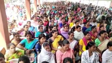 সোণাৰি: বুধবাৰে বেঙেনাবাৰী ৰাজহুৱা খেলপথাৰত বিজেপিৰ নিৰ্বাচনী প্ৰচাৰ সভা অনুষ্ঠিত, মন্ত্ৰী পীযুষ হাজৰীকাৰ অংশগ্ৰহণ