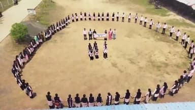 कटंगी: कॉलेज में छात्र-छात्राओं ने मानव श्रृंखला बनाकर मतदान के प्रति जागरूकता का संदेश दिया