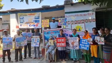 दुग नाकुरी: आगामी लोकसभा चुनाव में शतप्रतिशत मतदान हो इसके लिए स्वीप टीम पहुंची खुल्दौड़ी बूथ पर मतदान हेतू मतदाताओं को जागरूक किया