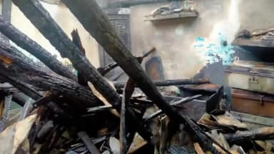 कंडीसौड़: बंडवाल गांव के ग्वाड में एक मकान में लगी आग,घर में रखा लाखों का सामान जलकर हुआ मिनटों में खाक