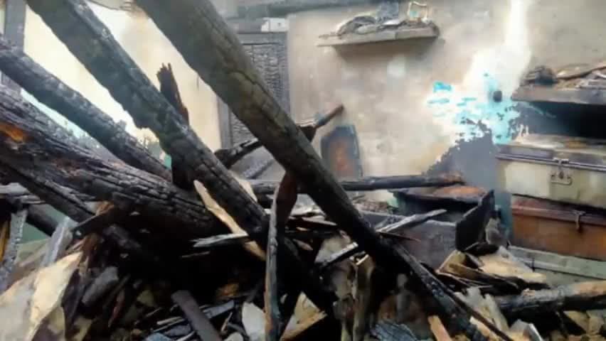 कंडीसौड़: बंडवाल गांव के ग्वाड में एक मकान में लगी आग,घर में रखा लाखों का सामान जलकर हुआ मिनटों में खाक