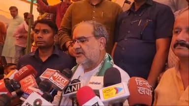 कोल: अलीगढ़ में विपक्षियों पर जमकर बरसे भाजपा प्रदेश अध्यक्ष भूपेंद्र सिंह: बोले- यूपी से पलायन कर गई है कांग्रेस