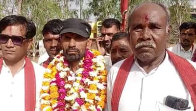 खजुराहो लोकसभा से #vdsharma को चुनौती देगी भारतीय शक्ति चेतना पार्टी | हजारों समर्थकों के साथ प्रत्याशी गिरन सिंह ने किया नामांकन दाखिल
#bscp #khajurahoLoksabha #GiranSingh #viral #trending #todaytrending