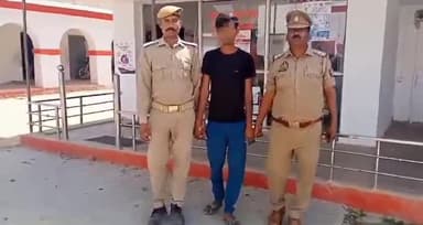 हाथरस: सदर कोतवाली पुलिस ने मोहल्ला नवीपुर निवासी एक अभियुक्त को किया गिरफ्तार, कब्जे से 18 टेट्रा पैक अवैध देसी शराब बरामद