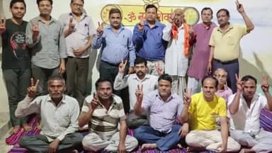 मोहम्मदी: युवा समाज सेवा समिति की बैठक नर्मदेश्वर महादेव मंदिर में हुई संपन्न