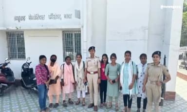 गया टाउन सीडी ब्लॉक: गया SSP के निर्देश पर महिला पुलिस के द्वारा अनुग्रह मेमोरियल कॉलेज व विभिन्न कॉलेज और कोचिंग संस्थानों में की गई गश्ती