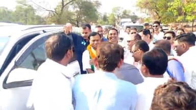 गुण्डरदेही: चैंजगंज भवन  में कांग्रेस PCC अध्यक्ष दीपक बैज ने प्रेस वार्ता में पत्रकारों के साथ साझा किया कांग्रेस के घोषणा पत्र को