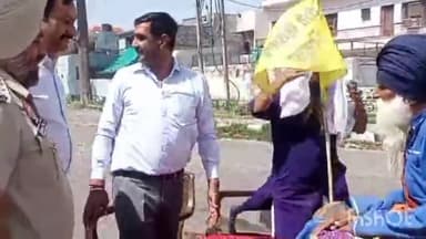 ਐਸਏਐਸ ਨਗਰ ਮੁਹਾਲੀ: ਬੰਦੀ ਗੁਰਮੀਤ ਸਿੰਘ ਬੈਲ ਖਾਰਿਜ ਹੋਣ ਬਾਪੂ ਲਾਭ ਸਿੰਘ ਭੁੱਖ ਹੜਤਾਲ ਨੂੰ ਫੀਲਡ ਅਫ਼ਸਰ ਟੂੰ ਸੀ ਐਮ ਇੰਦਰਪਾਲ ਜੂਸ ਨਾਲ ਹੜਤਾਲ ਖਤਮ ਕਾਰਵਾਈ 7ਫੇਸ ਚ