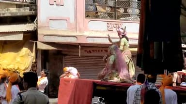 गोटेगांव श्रीधाम में भक्त शिरोमणि मां कर्मा देवी की जयंती पर साहू समाज के द्वारा नगर के प्रमुख मार्गो से भव्य शोभायात्रा निकाली गई जिसमें मातृशक्ति सहित सभी की उपस्थिति रही