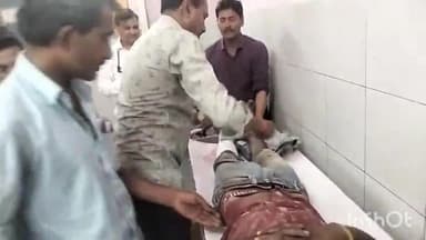 बांगरमऊ: कल्याणी नदी पुल पर तेज रफ़्तार अज्ञात वाहन ने बाइक सवार को मारी टक्कर, हादसे में घायल चालक को CHC में करवाया गया भर्ती