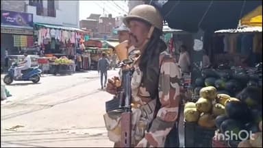 मुज़फ्फरनगर: अलविदा जुम्मे को लेकर नगर की मस्जिदों पर भारी पुलिस फोर्स किया तैनात,मुस्लिम समाज के लोगों ने मस्जिदों पर की नमाज अदा