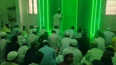 बदायूं: जामा मस्जिद शम्सी व मदरसा आलिया कादरिया में जुमा अलविदा की नमाज अदा की गई