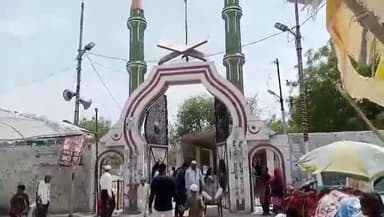 कानपुर: रमजान महीने की अलविदा जुमे की नमाज़ हुई संपन्न, 300 से ज्यादा मस्जिदों में अदा की गई नमाज़