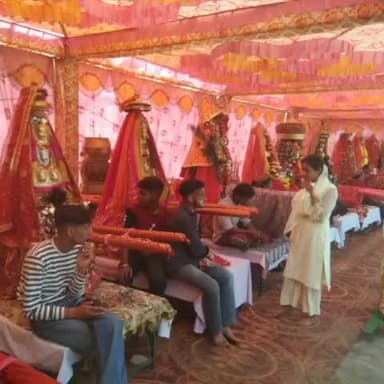 टिहरा: धर्मपुर नलवाड़ व देव मेले की तीसरी सांस्कृतिक संध्या पहाड़ी कलाकार काकू ठाकुर के नाम रही उन्होंने एक के बाद एक गाने गाये