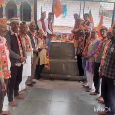 नैनबाग: नैनबाग में उत्साह के साथ मनाया गया भाजपा का स्थापना दिवस