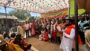 संदेश: मैट्रिक व इंटर की परीक्षा में बेहतर करने वाले छात्र व छात्राओं को संदेश में पुरस्कृत किया गया