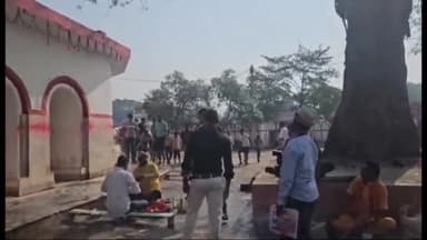 शिवहर: राष्ट्रीय स्वयंसेवक संघ के द्वारा देकुली धाम मंदिर परिसर में चलाया गया सफाई अभियान।