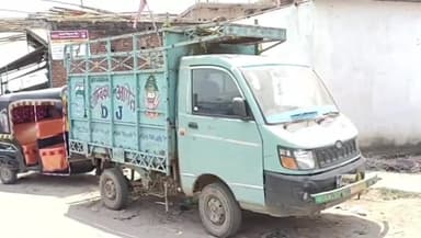 जहानाबाद: शकुराबाद बाजार स्थित एक दुकान के पास स्थित मैजिक गाड़ी से चोरों ने चोरी की घटना को दिया अंजाम