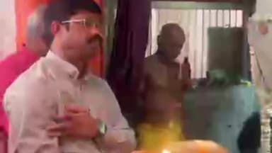 प्रयागराज: दारागंज में निषाद राज जयंती समारोह की आयोजन समिति द्वारा कैबिनेट मंत्री नंद गोपाल गुप्ता नंदी का किया गया अभिनंदन