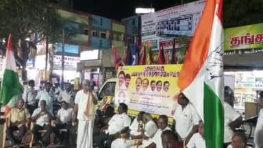 பண்ருட்டி: பண்ருட்டி பேருந்து நிலையம் அருகில் காங்கிரஸ் வேட்பாளர் விஷ்ணு பிரசத்தை ஆதரித்து தமிழ் தேசிய விடுதலை இயக்கத்தின் சார்பில் பிரச்சாரம் மேற்கொள்ளப்பட்டது