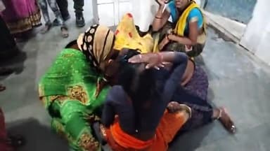 हमीरपुर: सदर कोतवाली क्षेत्र के भिलावां निवासी युवक ने फांसी लगा कर आत्महत्या ली।