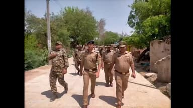 हमीरपुर: सुमेरपुर कस्बा सहित ग्रामीण क्षेत्रों में सीओ सदर के साथ अर्धसैनिक बलों ने किया अतिसंवेदनशील बूथों का भ्रमण