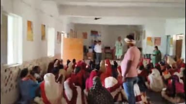 शिवहर: तरियानी प्रखंड के सभाकक्ष में AES को लेकर दिया गया प्रशिक्षण, सेविकाओं को दिया गया प्रशिक्षण