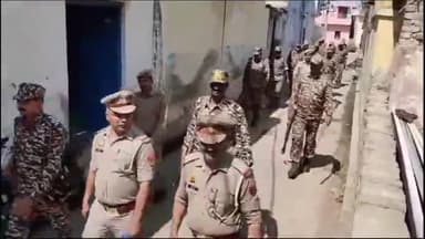 अमरोहा: अमरोहा में 26 अप्रैल को बेखौफ होकर करें मतदान, वोट के लिए कोई दबाव बनाएं तो सूचना पुलिस को दें: एसपी कुवंर अनुपम सिंह