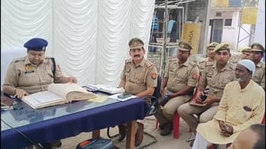 झांसी: आगामी त्योहारों को लेकर प्रेम नगर थाना परिसर में शांति समिति की बैठक का हुआ आयोजन