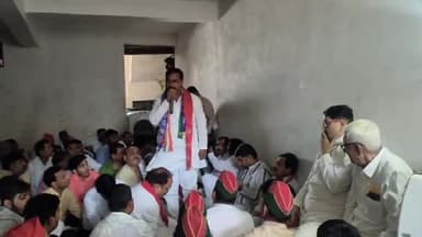 भरथना: बकेवर कस्बा में लोकसभा इंडिया गठबंधन प्रत्याशी के चुनावी कार्यालय का अंशुल यादव ने फीता काटकर किया उद्घाटन