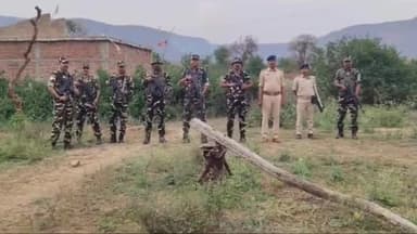 डेहरी: लोकसभा चुनाव के मद्देनजर अति नक्सल प्रभावित चुटिया इलाके में रोहतास पुलिस व SSB - CRPF ने चलाया सर्च ऑपरेशन