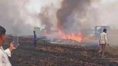 कनवास: कांकरिया व सामरिया गांव के बीच बिजली तारो में स्पार्किंग से खतों में खड़ी नोलाइयों में लगी आग, दमकल ने आग पर पाया काबू