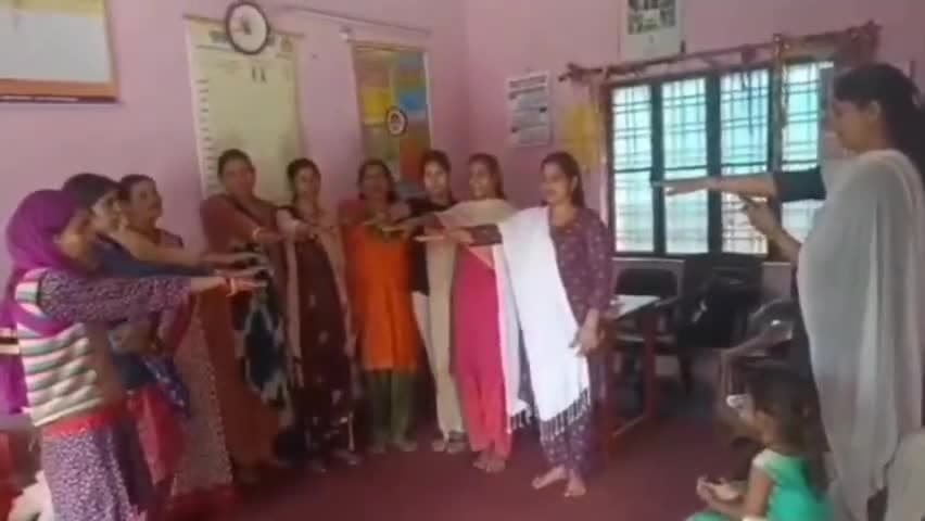 मदननेगी: मतदान प्रतिशत को बढ़ाने के लिए स्वीप कार्यक्रम के तहत मलेथा में पंचायती राज विभाग ने मतदाताओं को मतदान करने की दिलाई शपथ